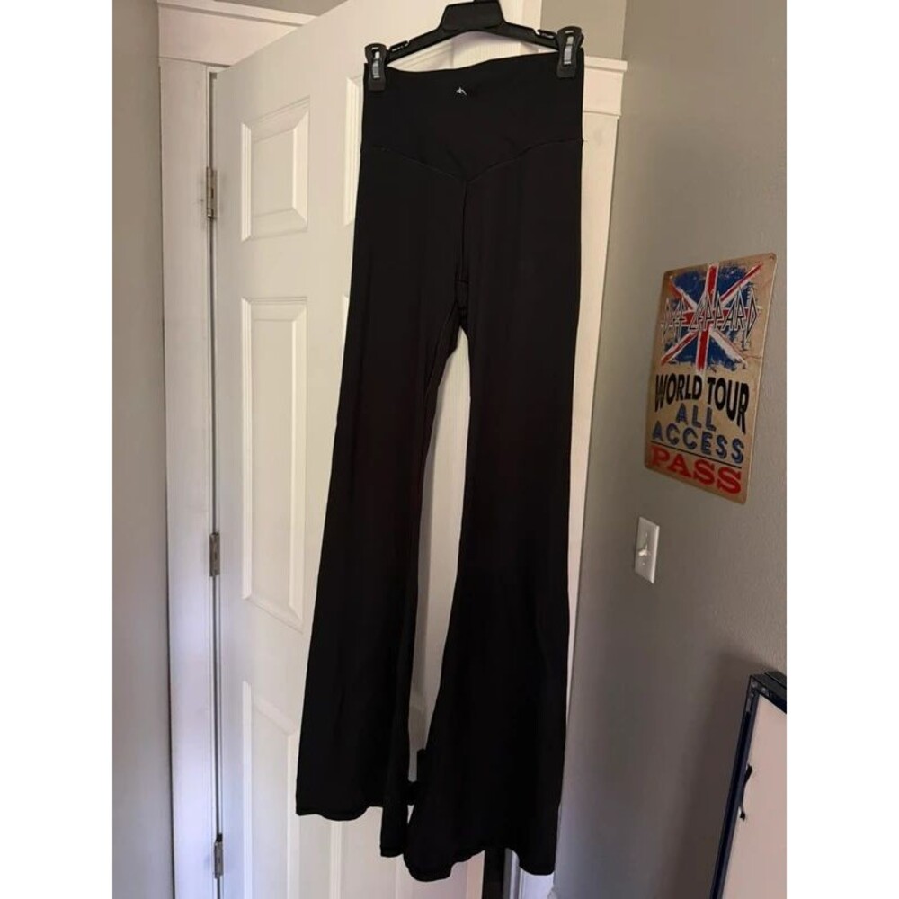 Sunzel V-Waist Flare Legging - Black Wide Leg / Bell Bottom - XS